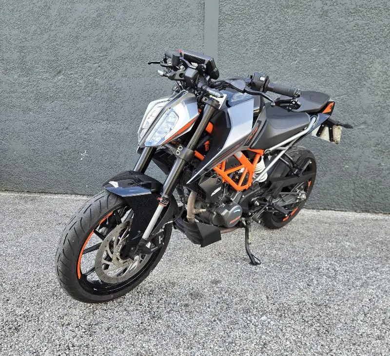 125 DUKE ABS