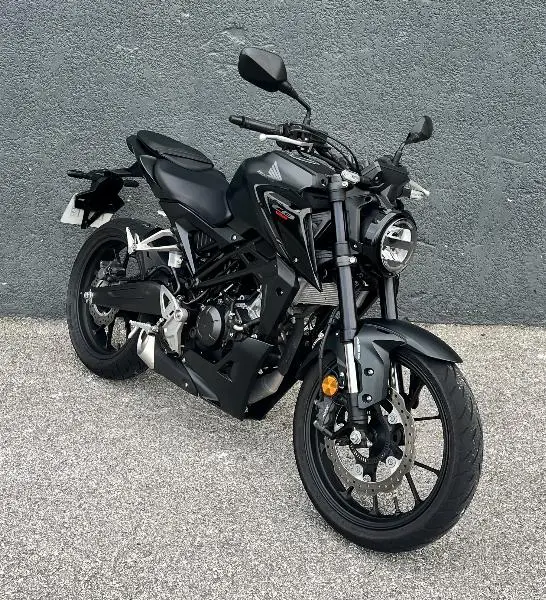 CB 125  R