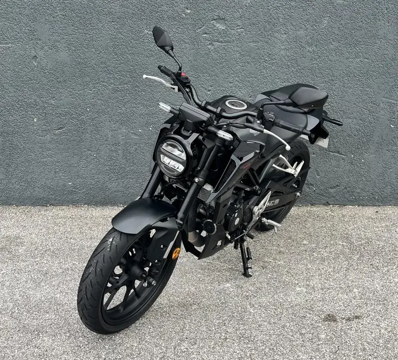 CB 125  R