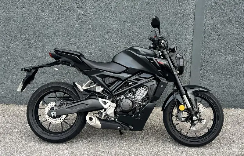 CB 125  R