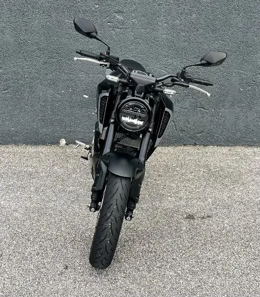 CB 125  R