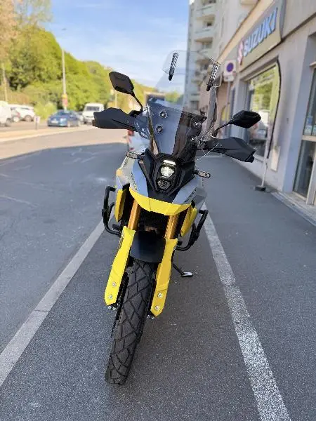 DL VSTROM 800DE