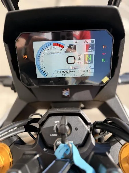 DL VSTROM 800DE