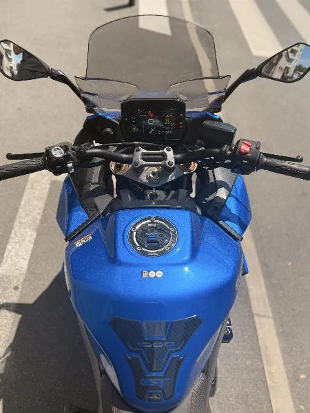 GSXS 1000 GT