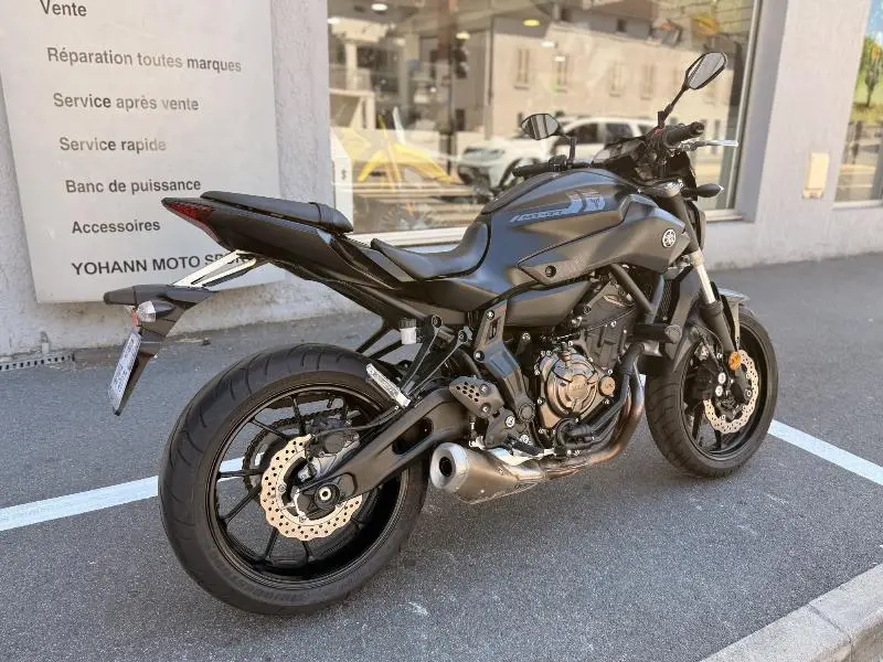 MT07
