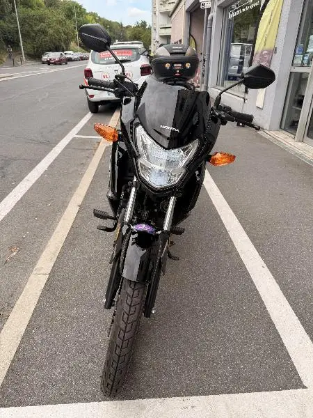 CB 125 F