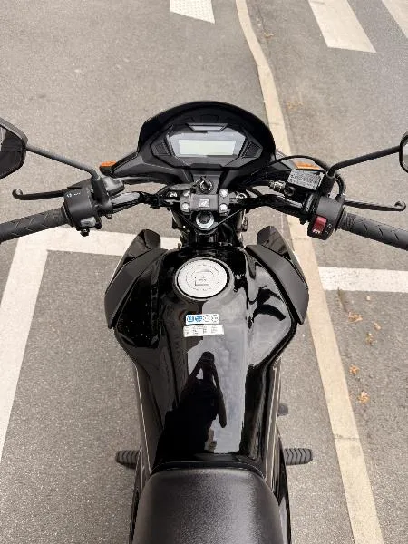 CB 125 F
