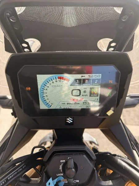 DL VSTROM 800DE