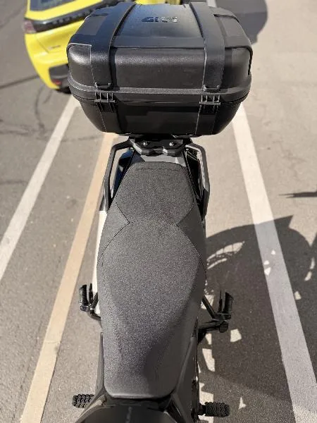 DL VSTROM 800DE