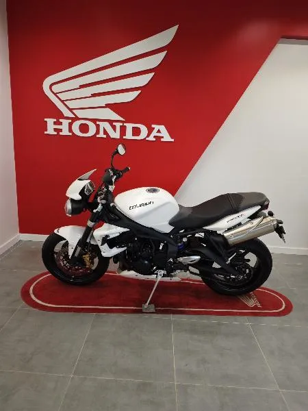 STREET TRIPLE 675 R