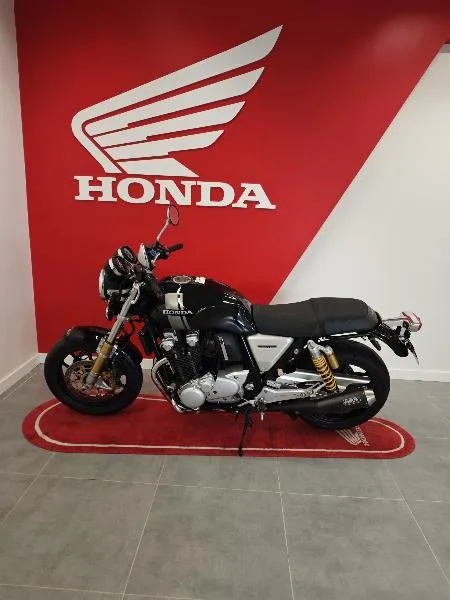 CB 1100 RS