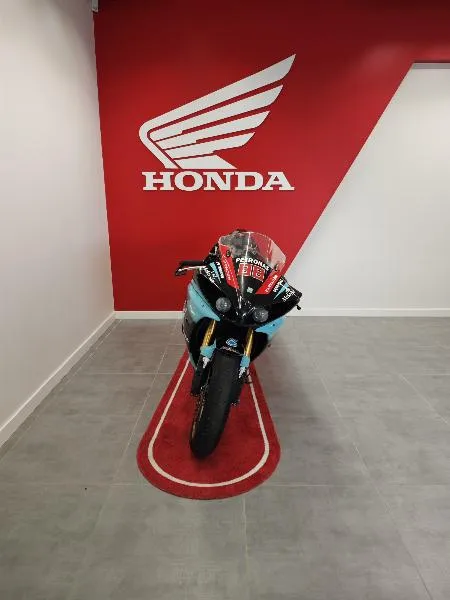 YZF 1000 R1