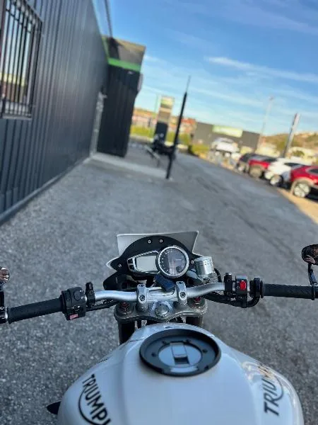SPEED TRIPLE 1050