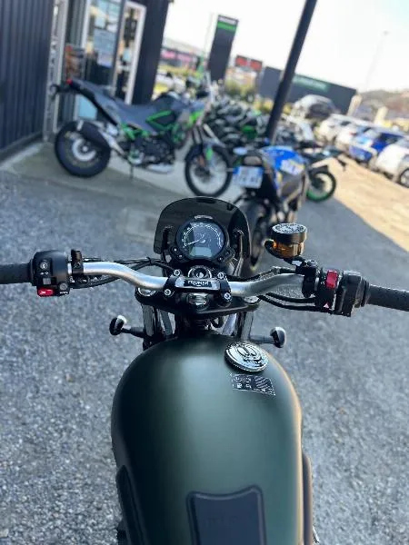 STREET SCRAMBLER 900