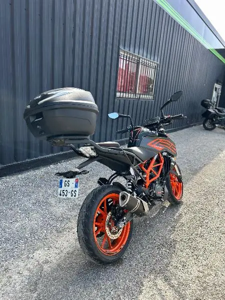 125 DUKE ABS