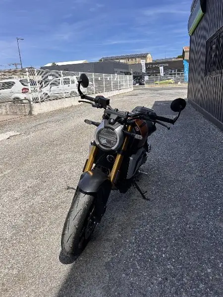 GSX8S