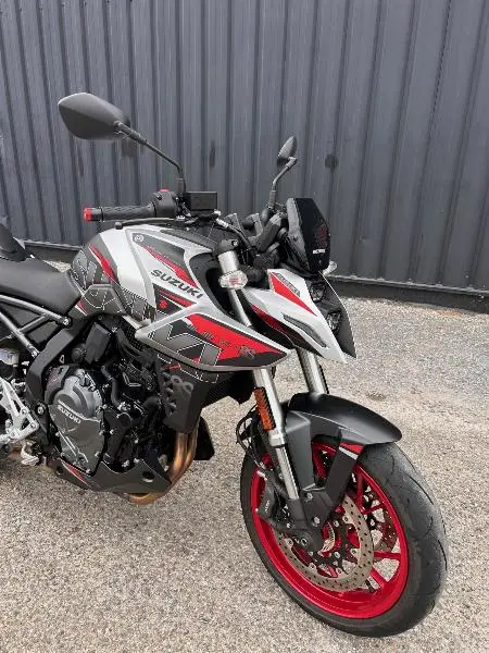 GSX8S