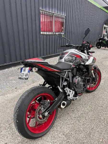 GSX8S