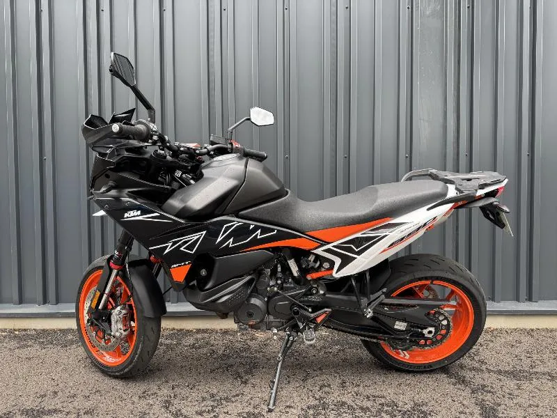 KTM 890 SMT 2024