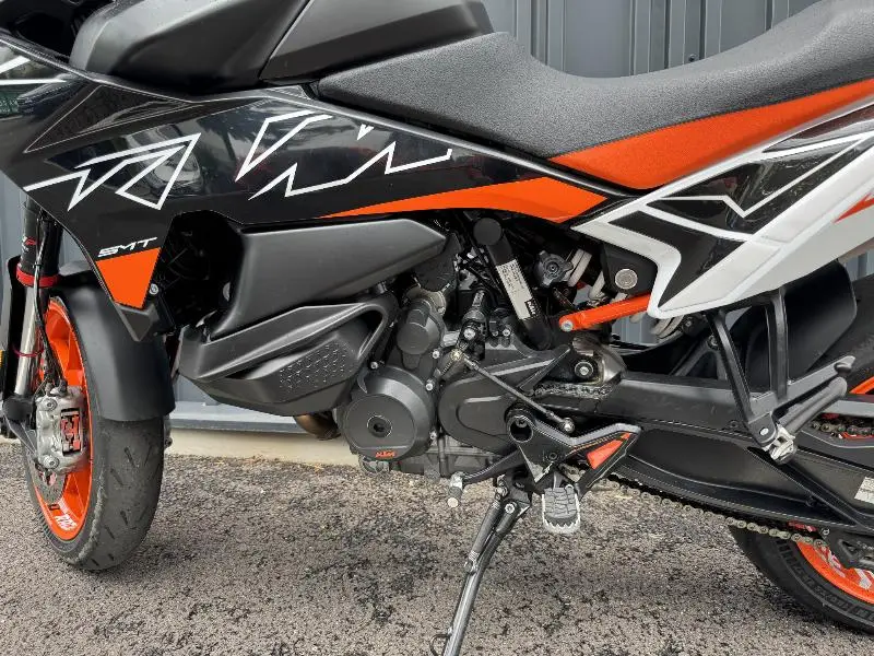KTM 890 SMT 2024