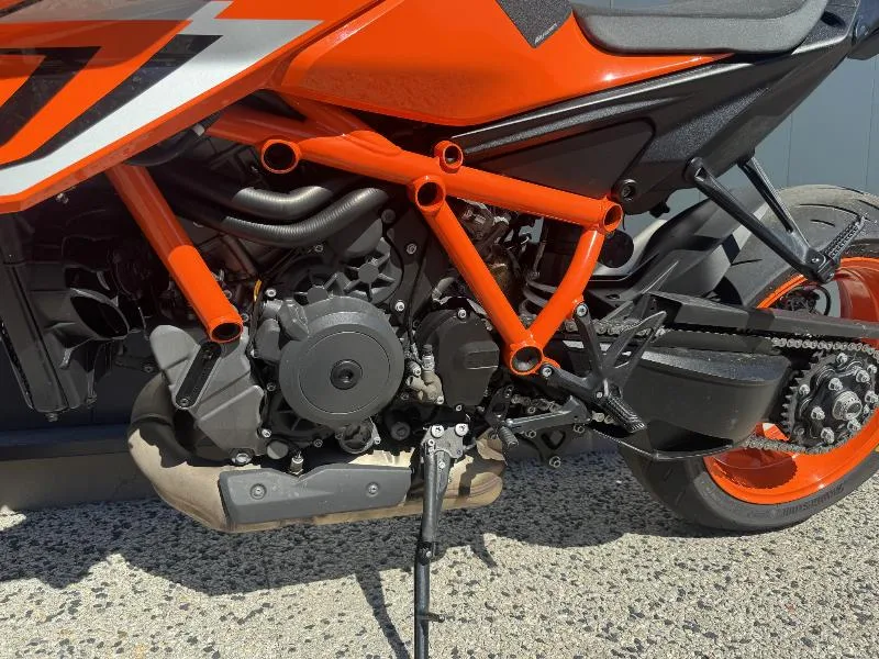 KTM 1290 SUPER DUKE R 2023
