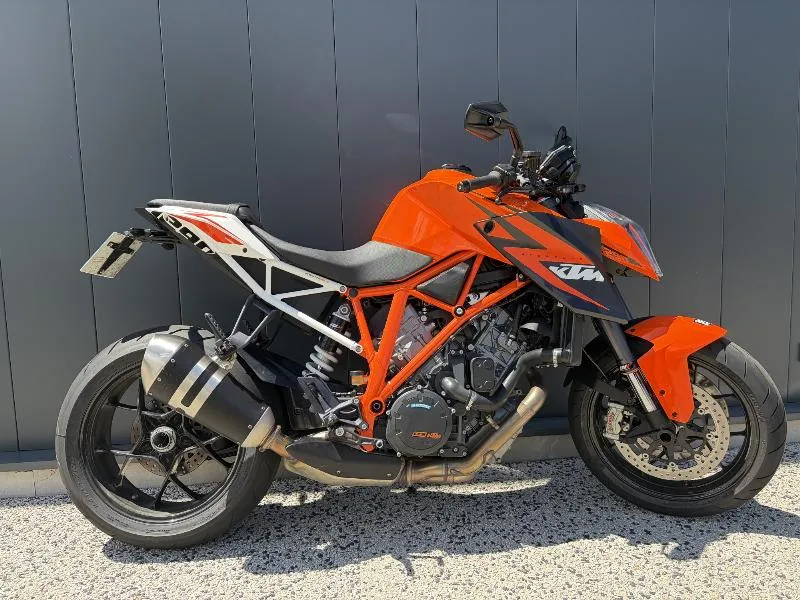 KTM 1290 SUPER DUKE R 2016