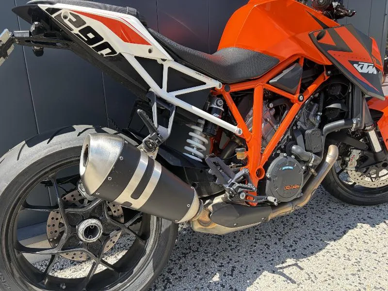 KTM 1290 SUPER DUKE R 2016
