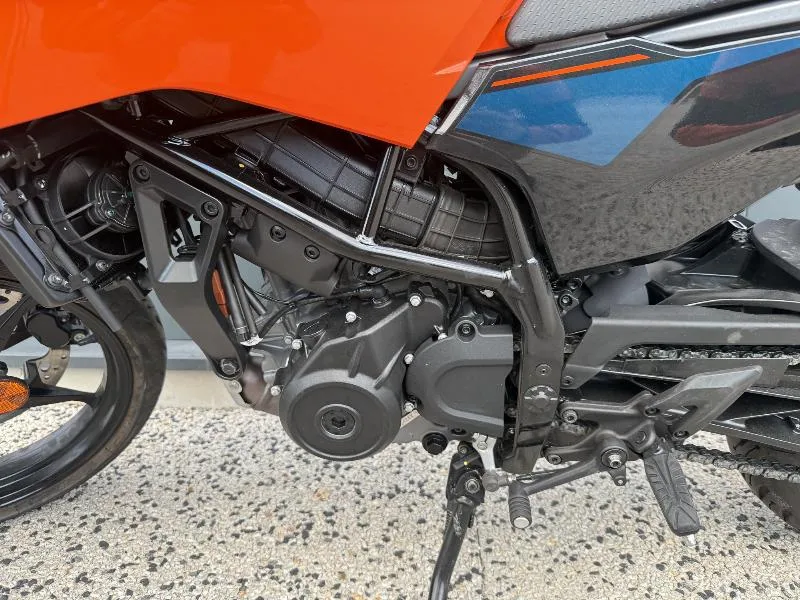 KTM 125 DUKE 2024  950 KM