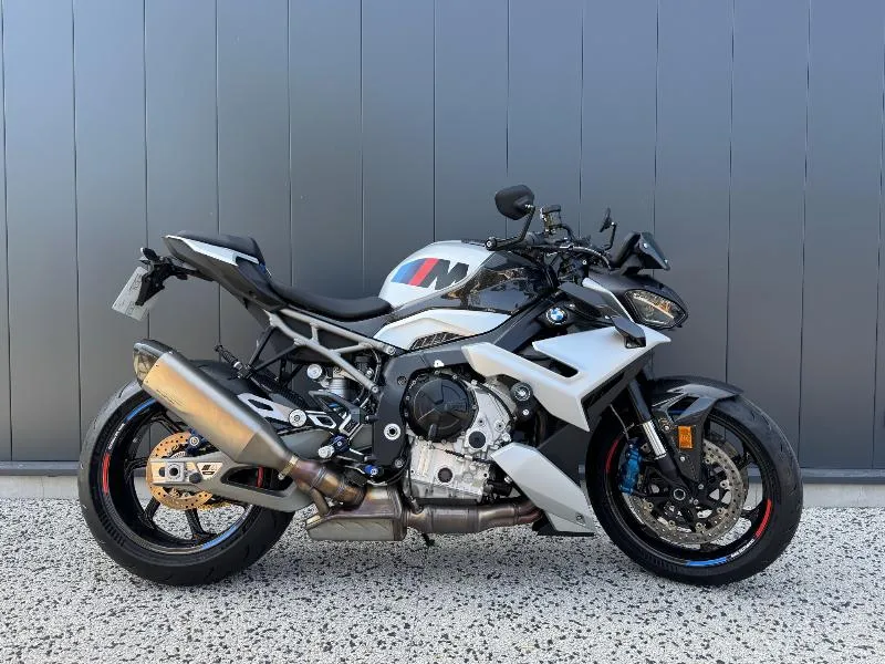 BMW M1000R 2025