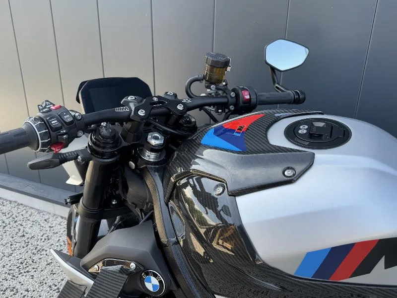 BMW M1000R 2025