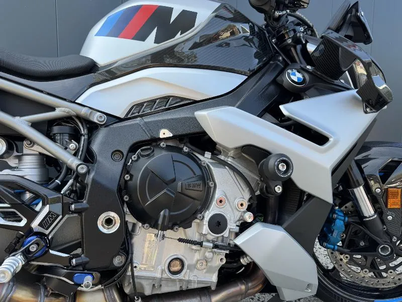 BMW M1000R 2025