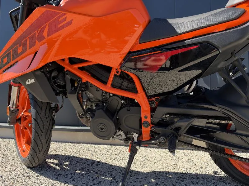 KTM 390 DUKE 2024