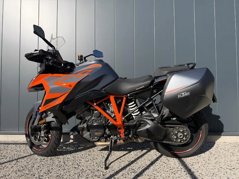 KTM 1290 SUPER DUKE GT 2022