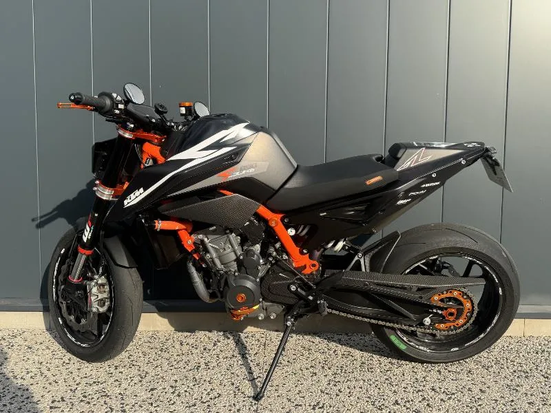 KTM 890 DUKE R 2022
