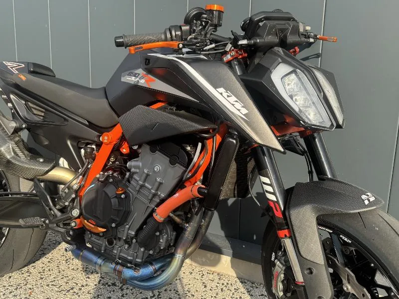 KTM 890 DUKE R 2022