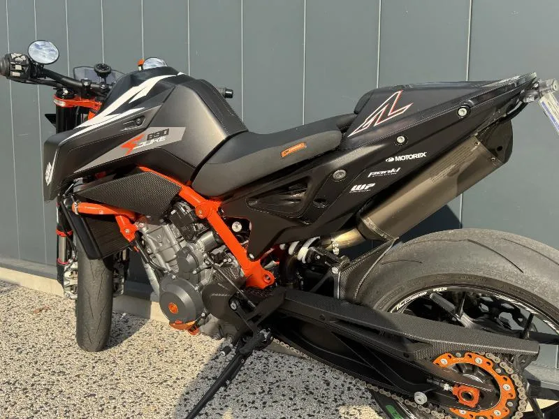 KTM 890 DUKE R 2022