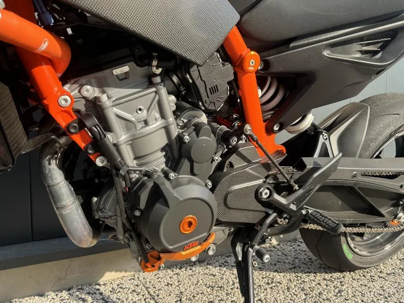 KTM 890 DUKE R 2022