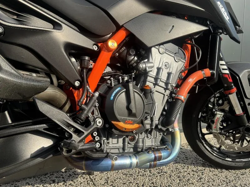 KTM 890 DUKE R 2022