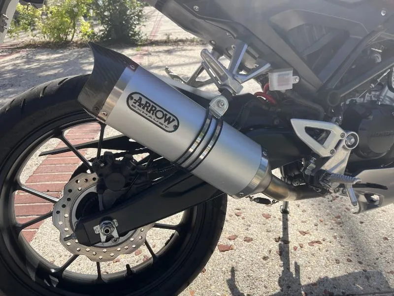 CB 125  R