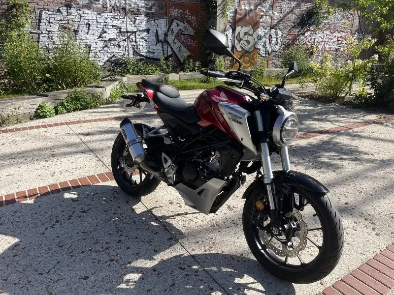 CB 125  R