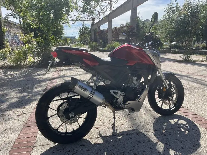 CB 125  R