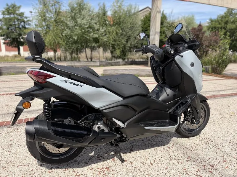 XMAX 300 TECH MAX 