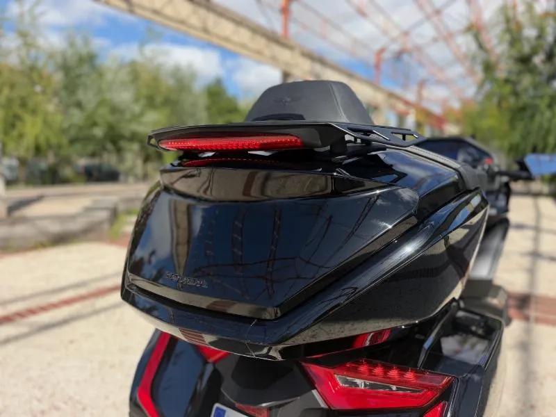 GL 1800 GOLDWING TOURING DCT