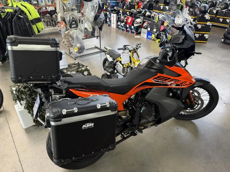 890 ADVENTURE