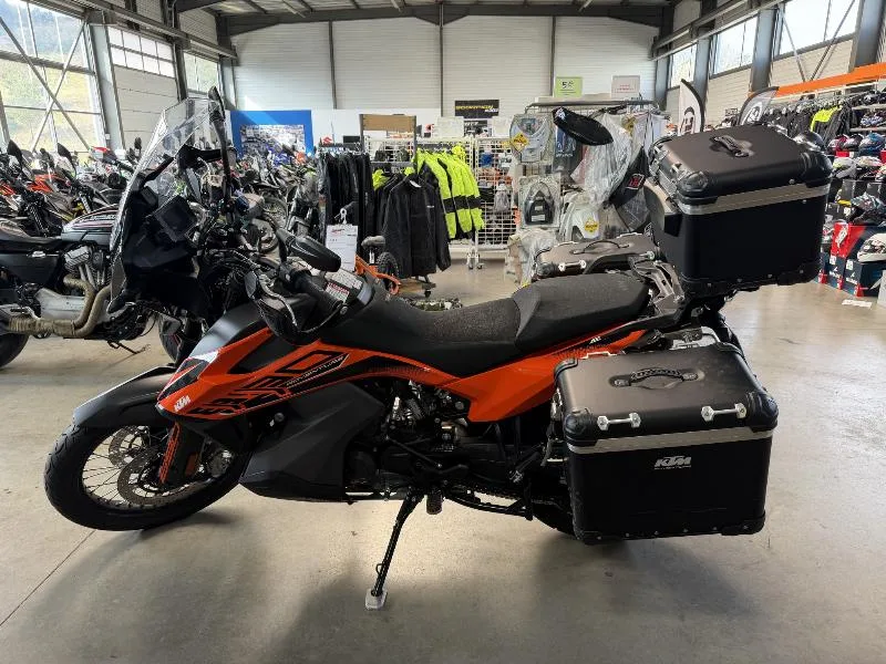 890 ADVENTURE