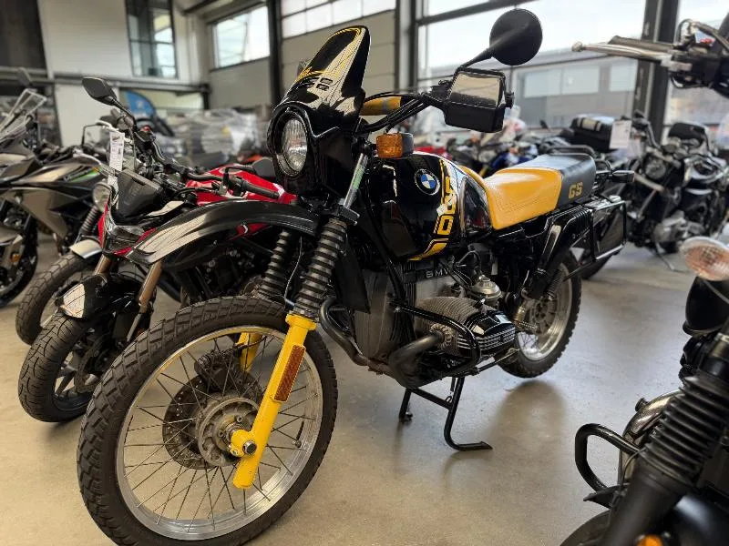 R 100 GS