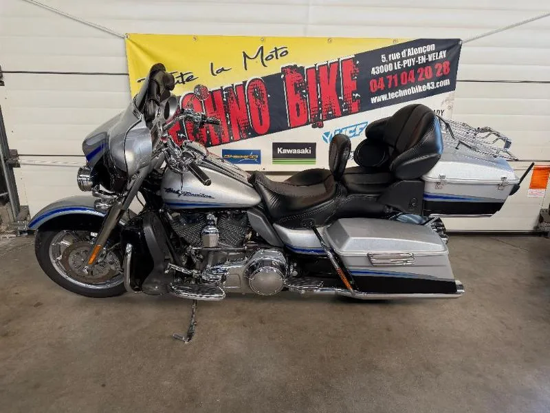 TOURING ELECTRA GLIDE 1800 ULTRA LIMITED CVO