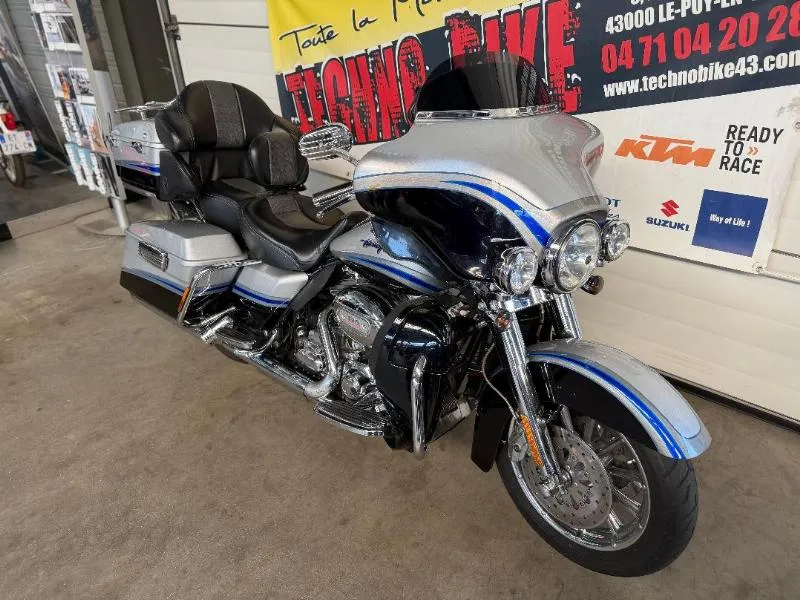 TOURING ELECTRA GLIDE 1800 ULTRA LIMITED CVO
