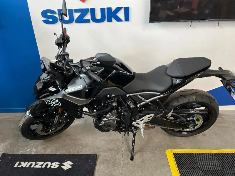 GSX8S
