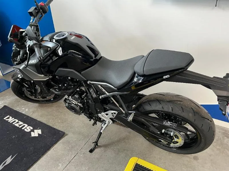 GSX8S